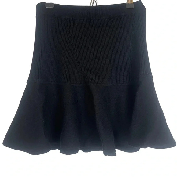 Club Monaco Black Skater Skirt Mini • SMALL • Sweater Knit Dainty Lines - Picture 1 of 3